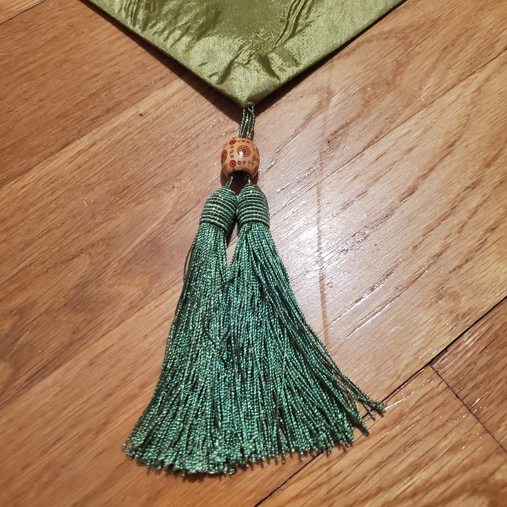 Table Runner - Picture 3 of 5